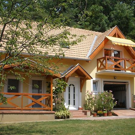 Emilia Apartmanhaz Hévíz Екстериор снимка