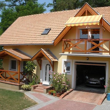 Emilia Apartmanhaz Hévíz Екстериор снимка