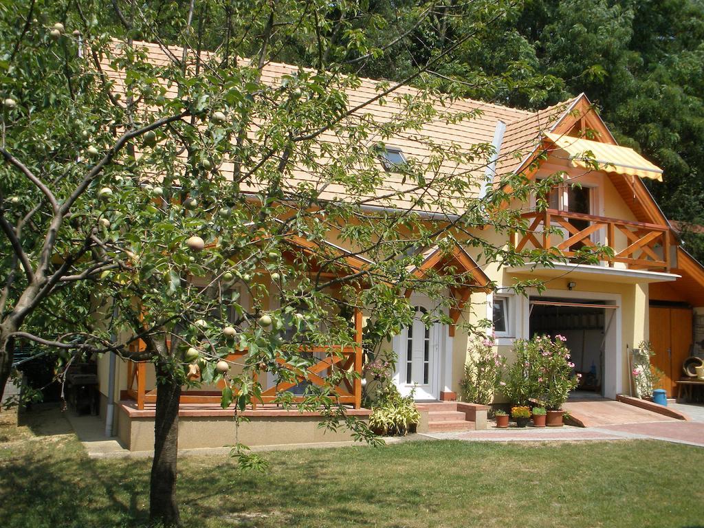Emilia Apartmanhaz Hévíz Екстериор снимка