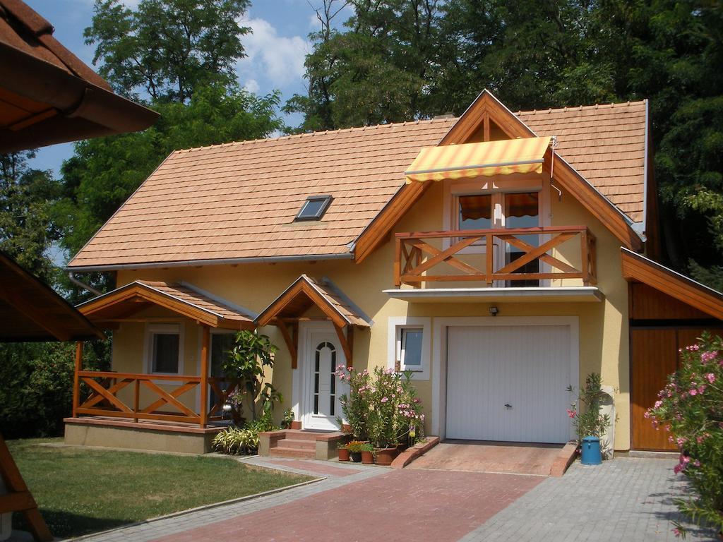Emilia Apartmanhaz Hévíz Екстериор снимка